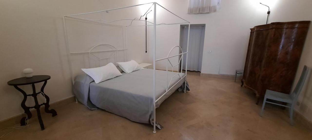Palazzo Bernardini Bed & Breakfast